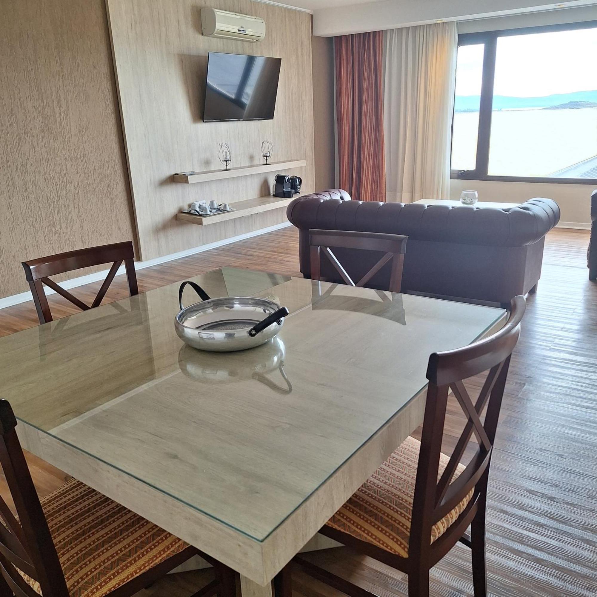 Xelena Hotel & Suites El Calafate Ngoại thất bức ảnh